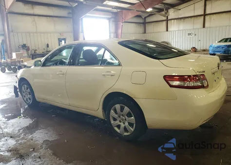 2010 Toyota Camry Base z USA, uszkodzony, nr VIN 4T4BF3EK1AR060335